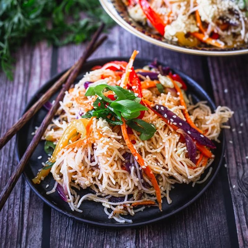 Spicy Sriracha Noodles