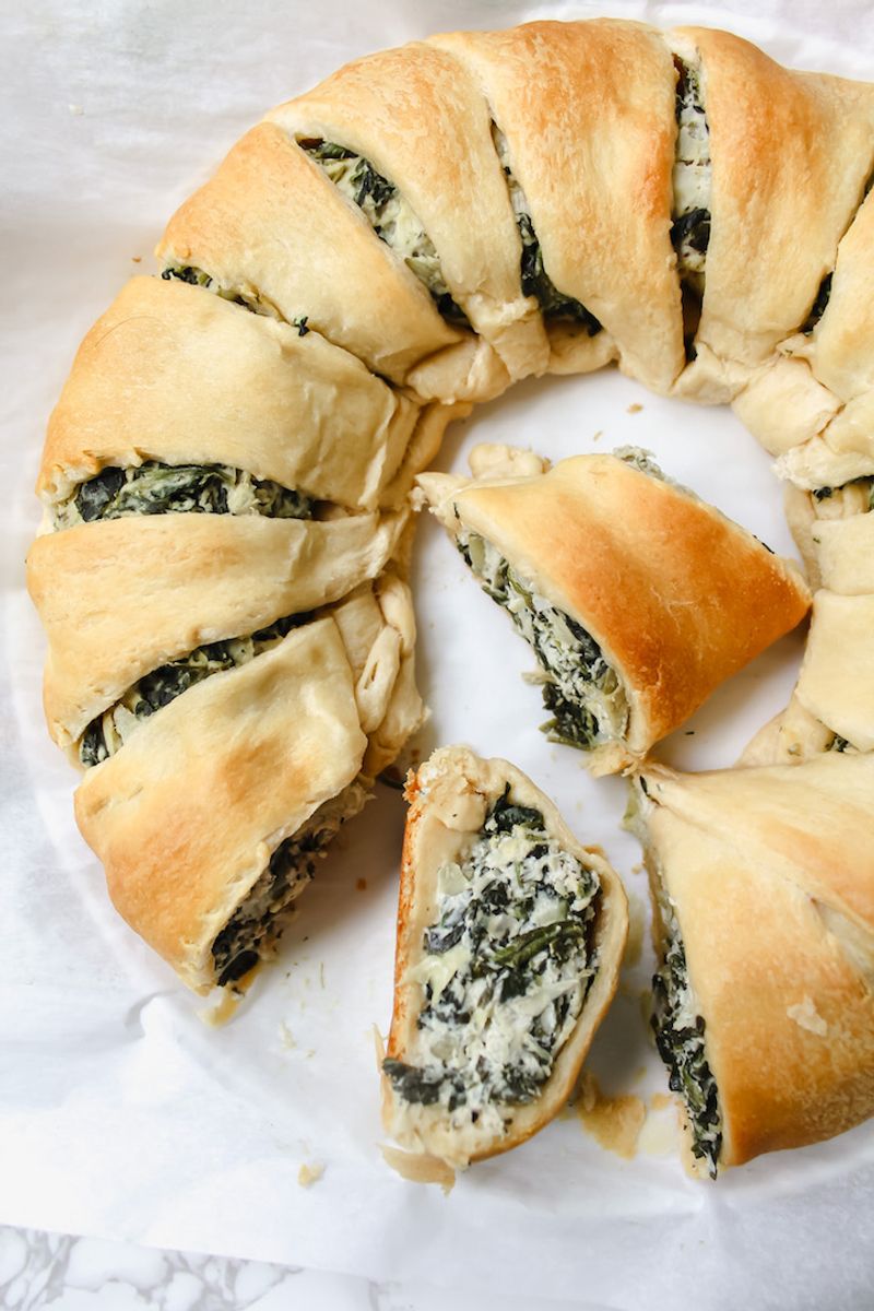 Spinach Artichoke Crescent Ring