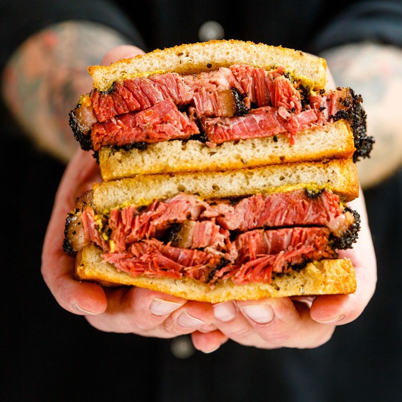 New York – Pastrami On Rye Burger