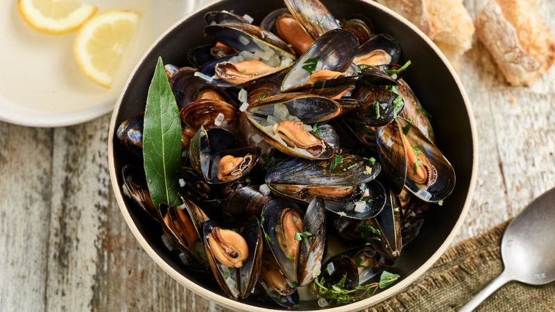 Moules Marinières (Sailor-Style Mussels)