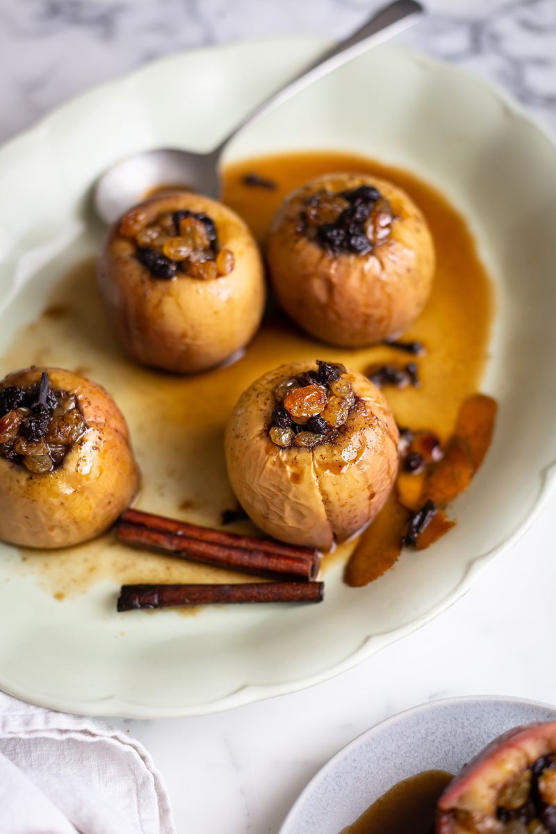 Baked Apples With Raisins