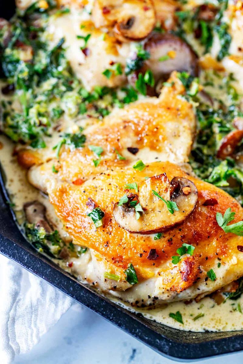 Creamy Mushroom And Spinach Chicken Skillet