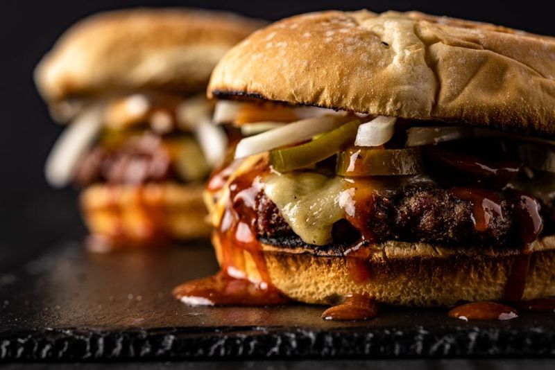 Texas – BBQ Brisket & Jalapeño Burger