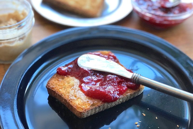 Spreading Butter Or Jam Evenly