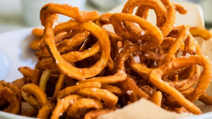 10 Tricks Restaurants Use To Make Curly Fries