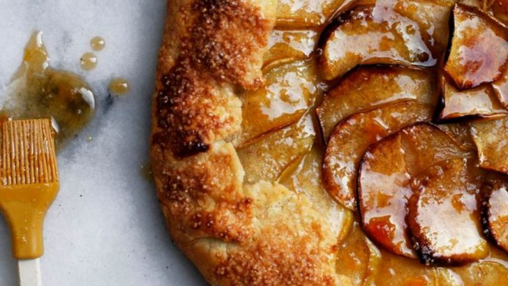 11 Deliciously Classic And Creative Apple Bakes To Try Now
