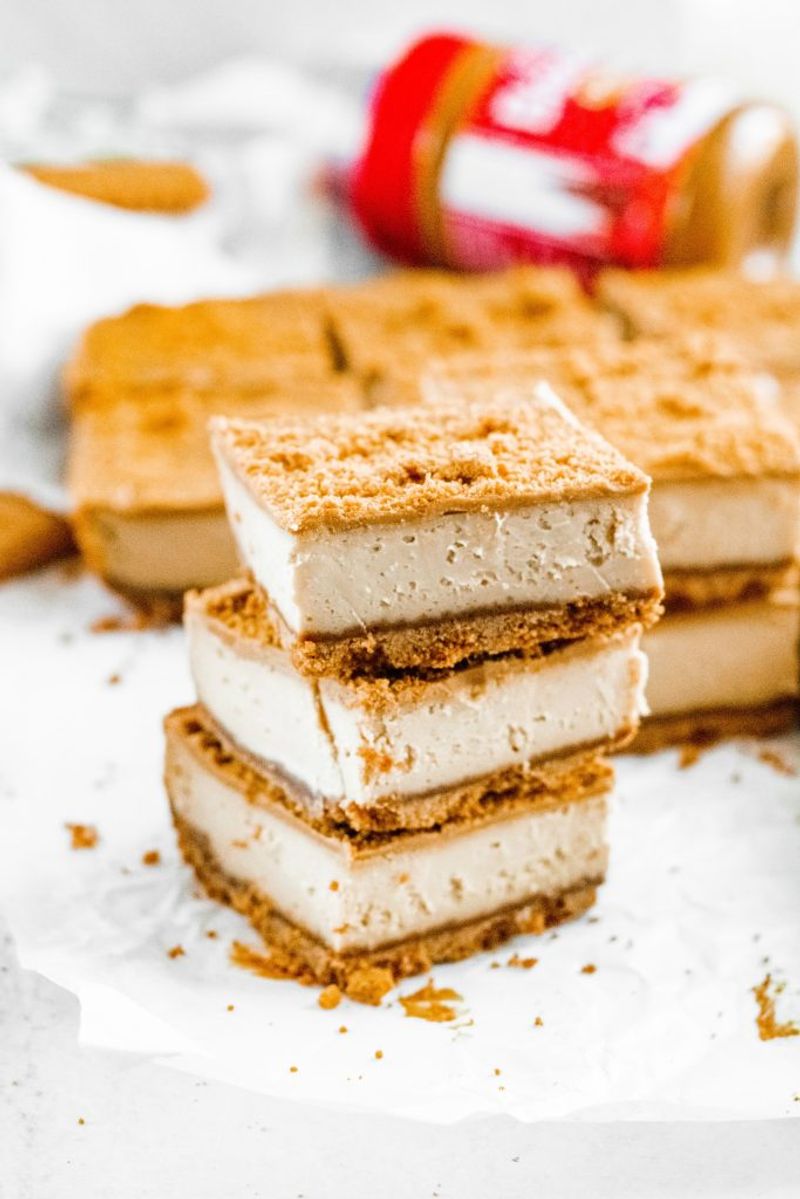 Cookie Butter Cheesecake Bars