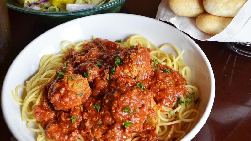 Olive Garden's Famous Spaghetti & Meatballs