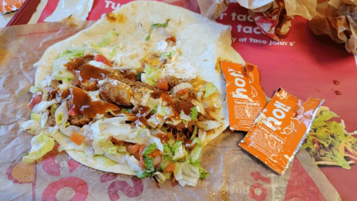 15 Disappointing Chains Everyone Still Lines Up For + 5 That Are Flat-Out Bad