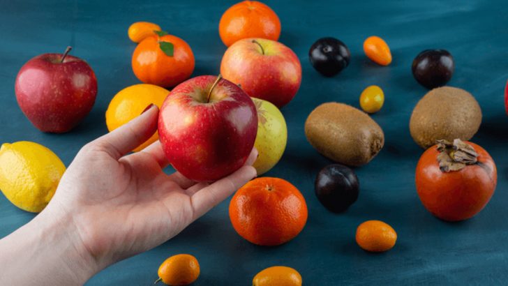15 Easy Tips For Picking The Freshest Fruits And Veggies