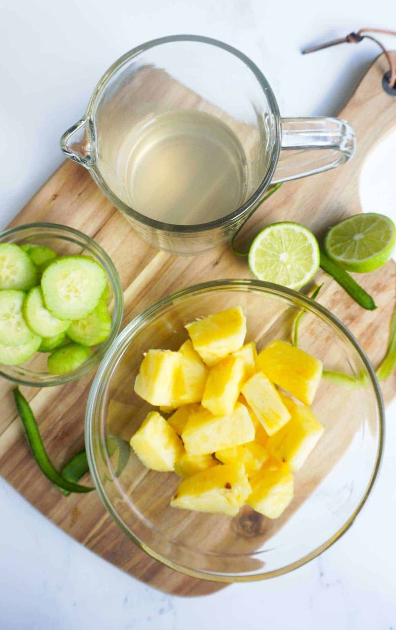 Pineapple: Tropical Trouble