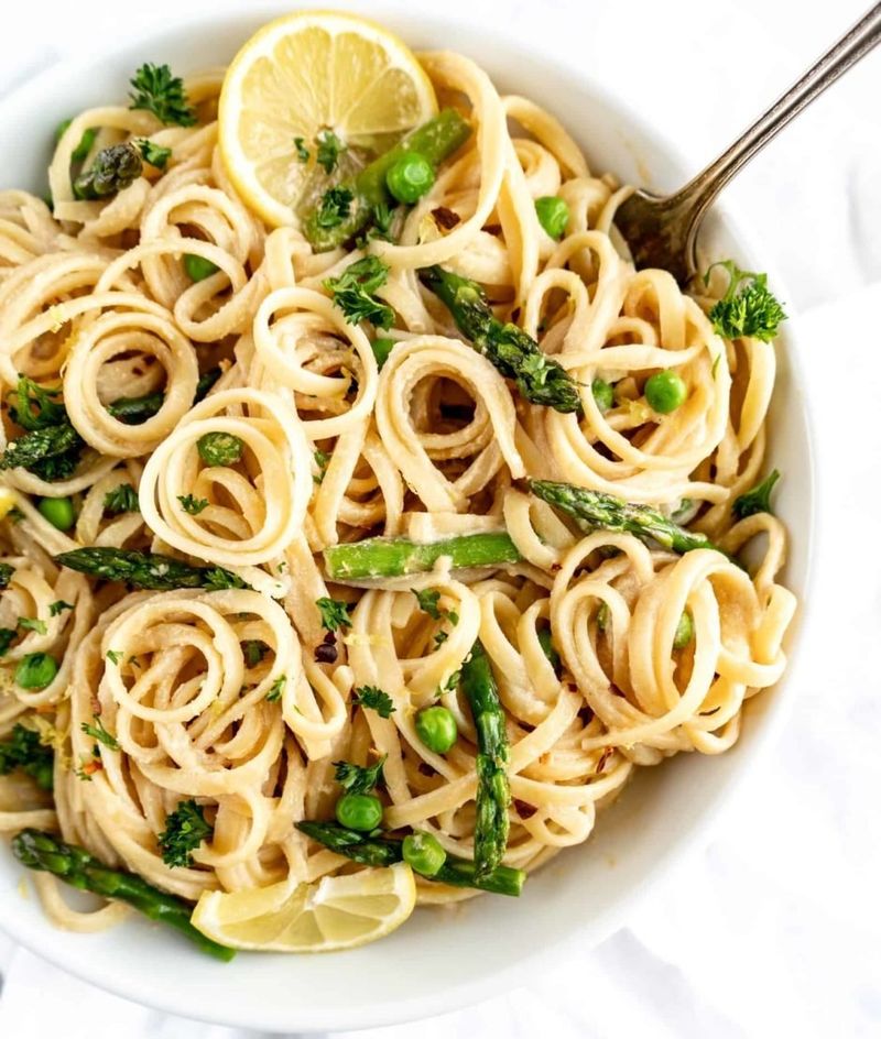 Lemon Asparagus Linguine