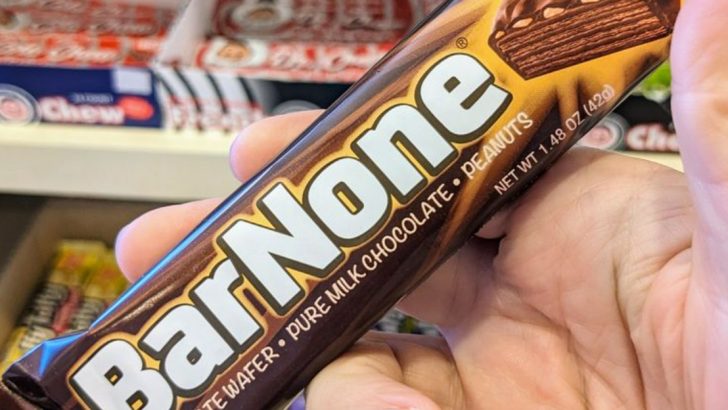 15 Iconic ’70s Candy Bars That Bring Back Sweet Memories