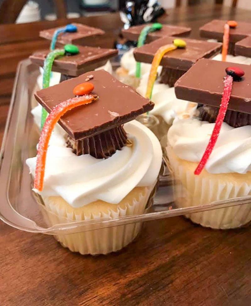 Graduation Cap Cupcakes