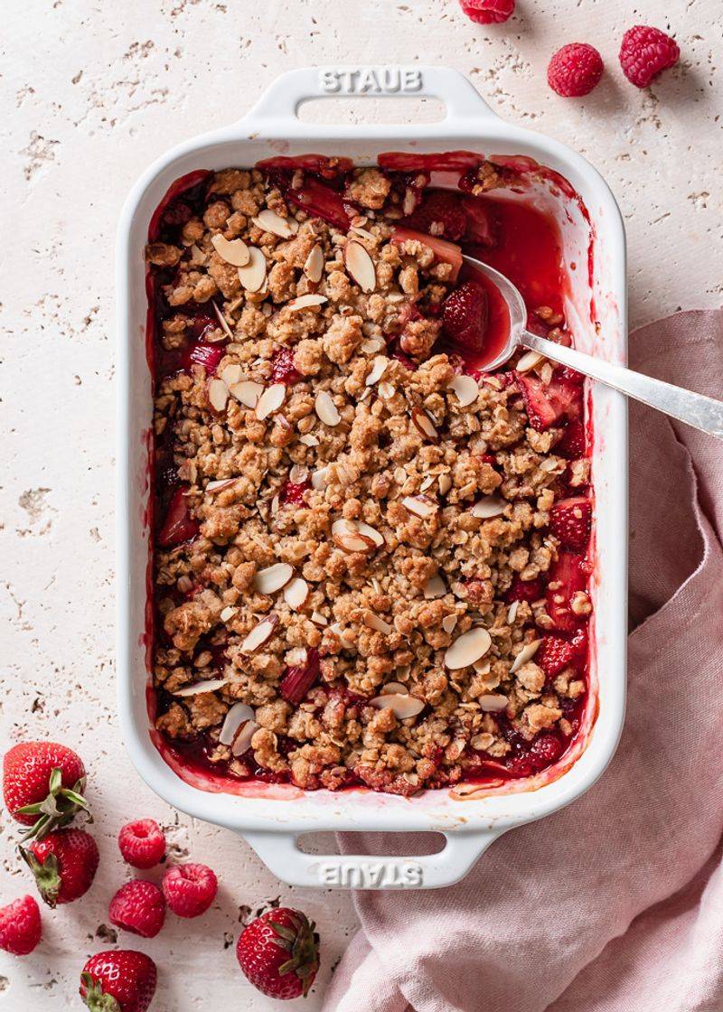 Strawberry Rhubarb Crumble