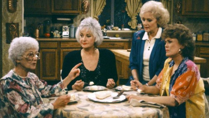 20 Iconic Foods And Drinks From Classic TV Sitcoms
