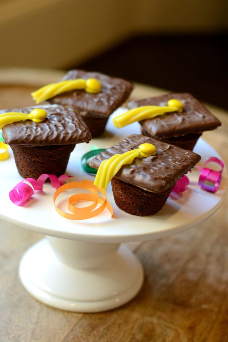Graduation Cap Brownie Bites