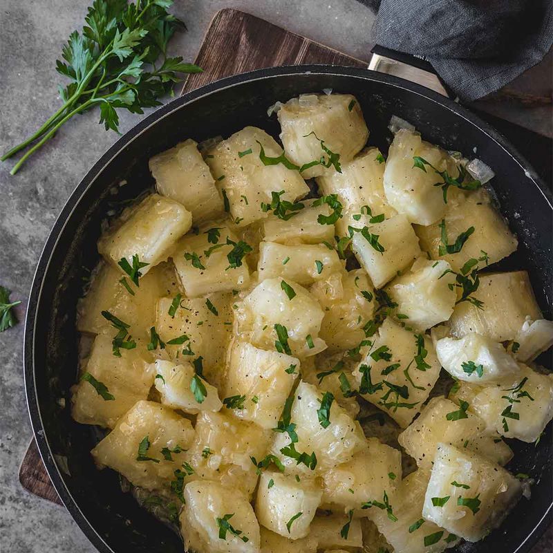Yuca Con Mojo: Garlic Lover's Dream