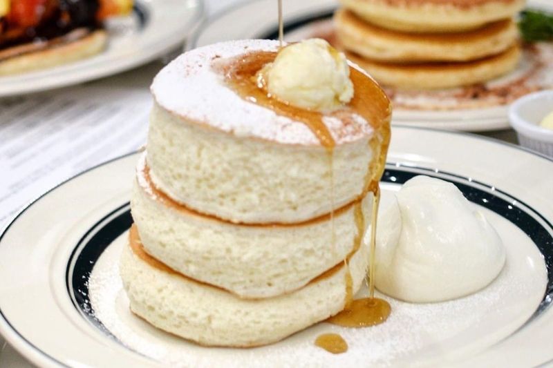 Japanese Soufflé Pancakes – Gram Cafe