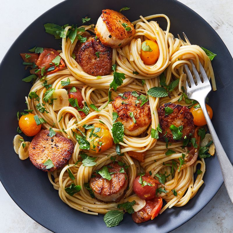 Lemon Garlic Scallops With Pasta