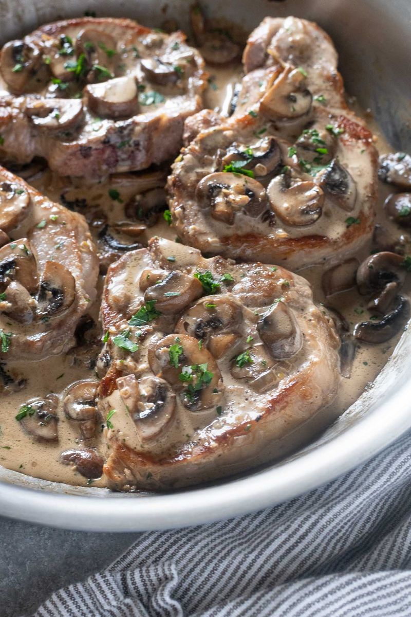 Pork Chops With Mushroom Sauce
