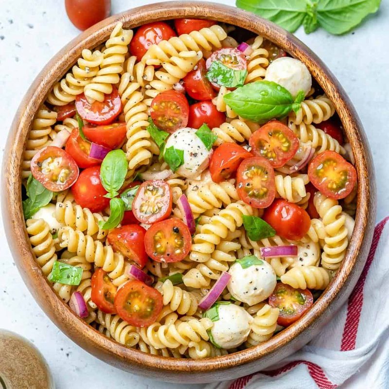 Caprese Pasta Salad With Cherry Tomatoes