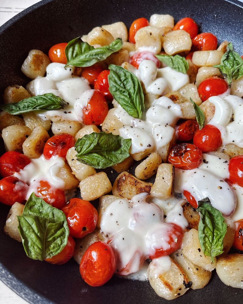Caprese Gnocchi Skillet