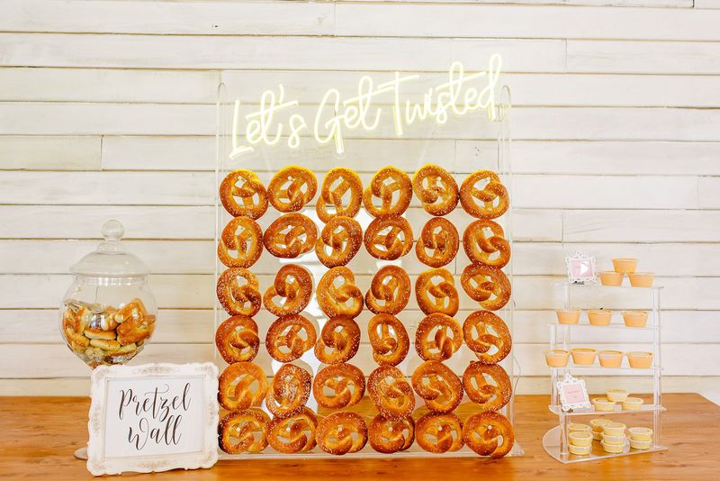 Pretzel Wall Wonder