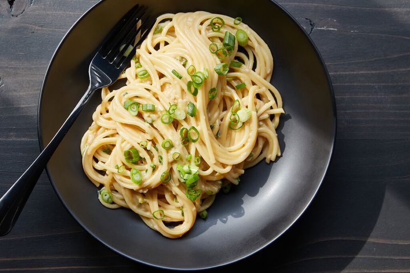 Garlic Noodles – Thanh Long