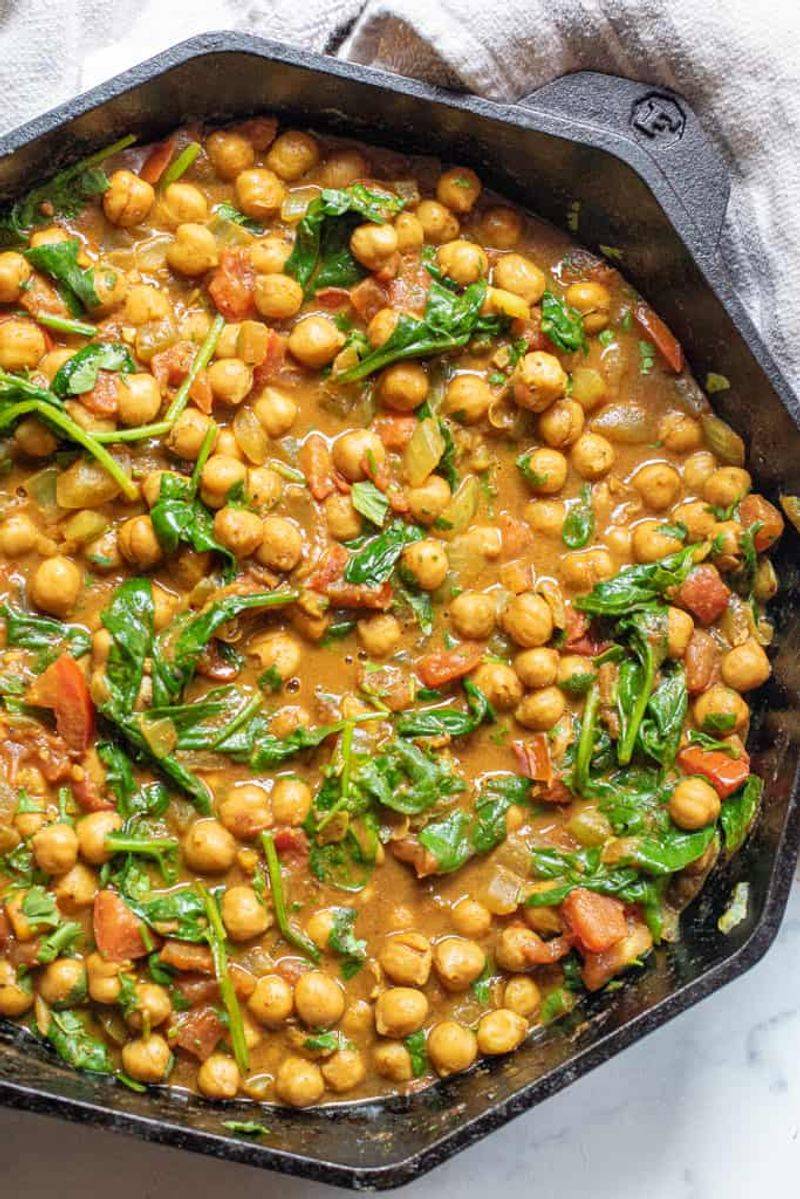 Chickpea And Spinach Curry
