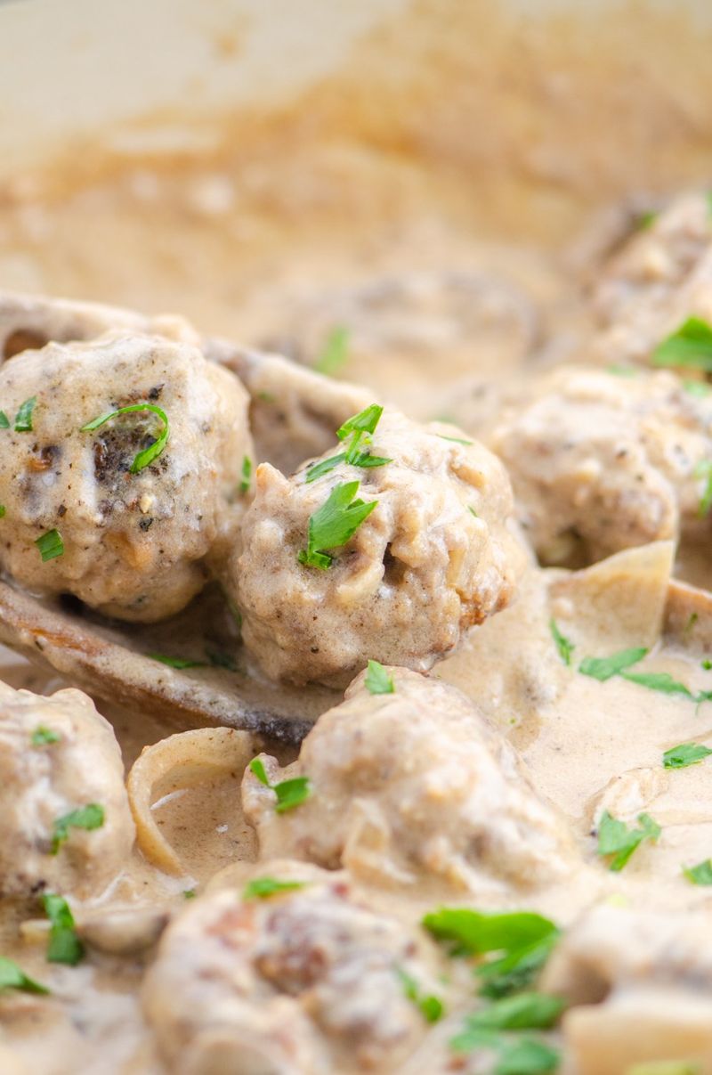 Pasta With Meatballs in Mushroom Sauce