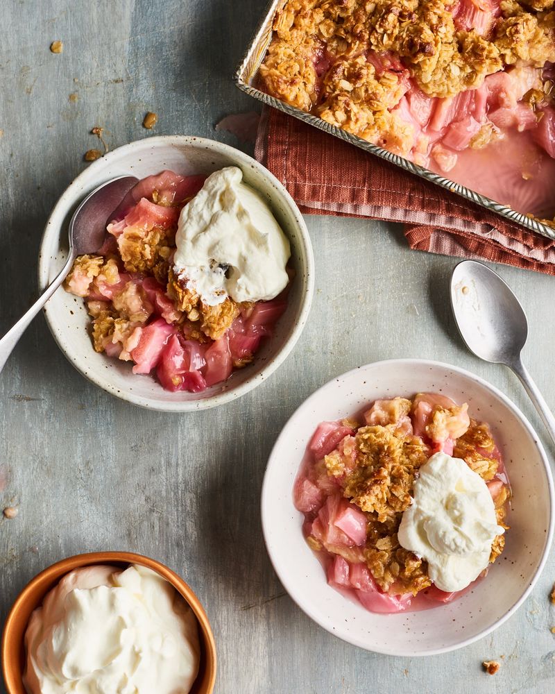 Rhubarb Crisp A La Mode