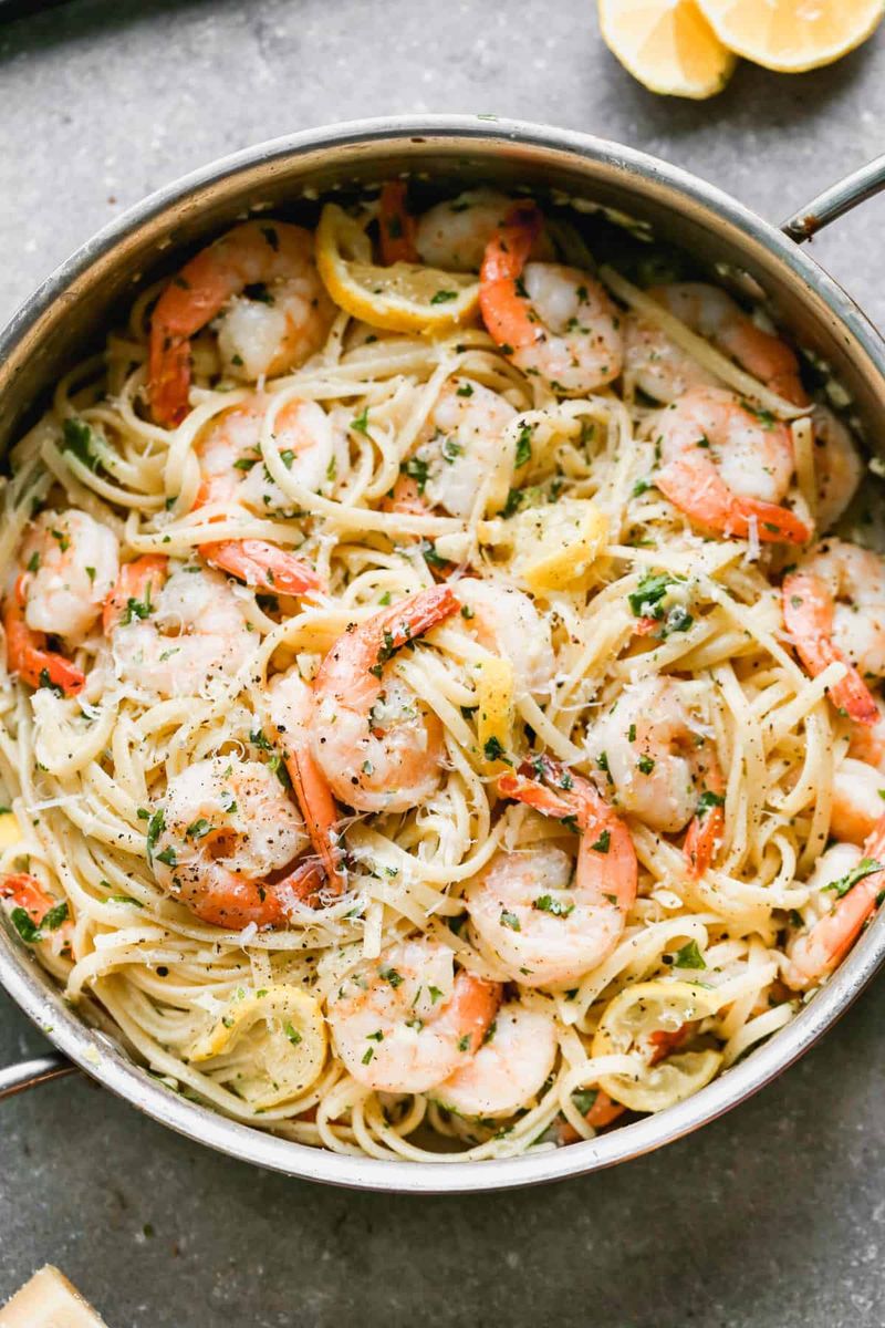 Garlicky Shrimp Scampi Linguine