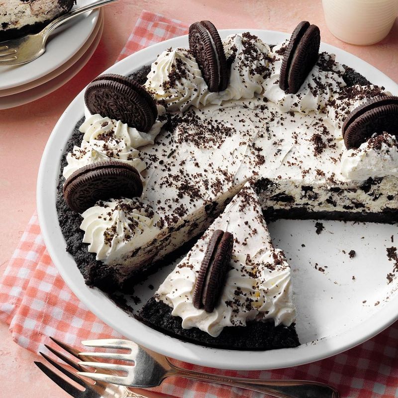 Oreo Cookie Pie Explosion