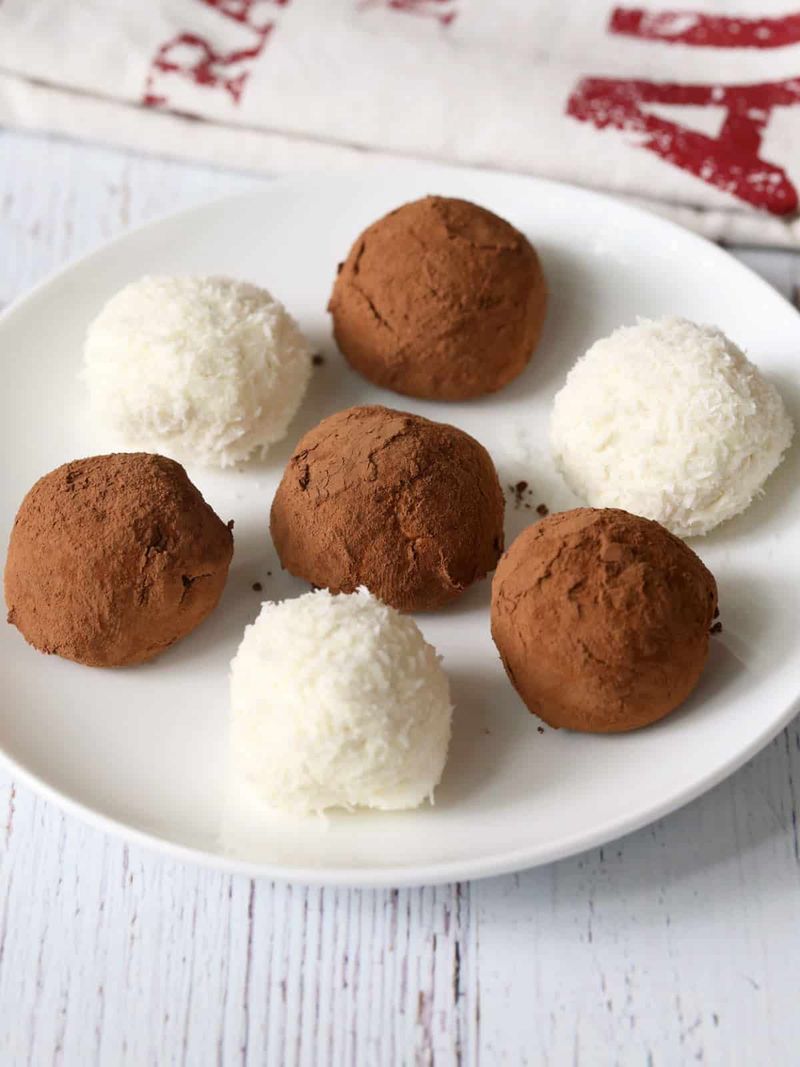 No-Bake Chocolate Cheesecake Bites