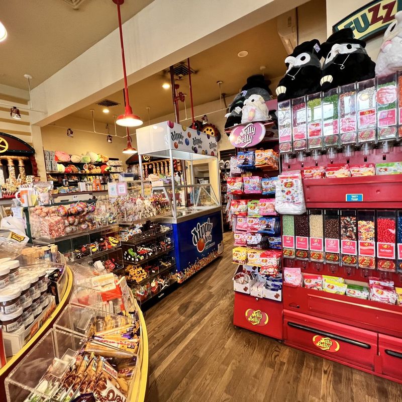 Fuzziwig's Candy Factory (Multiple Locations)
