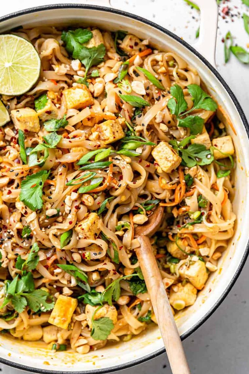Pad Thai With Chicken Or Tofu