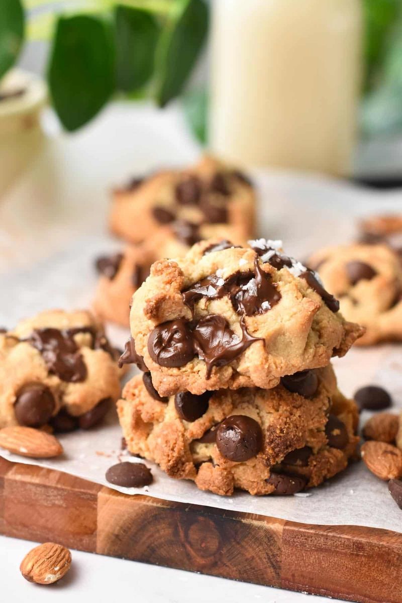 Almond Flour Chocolate Chip Cookies