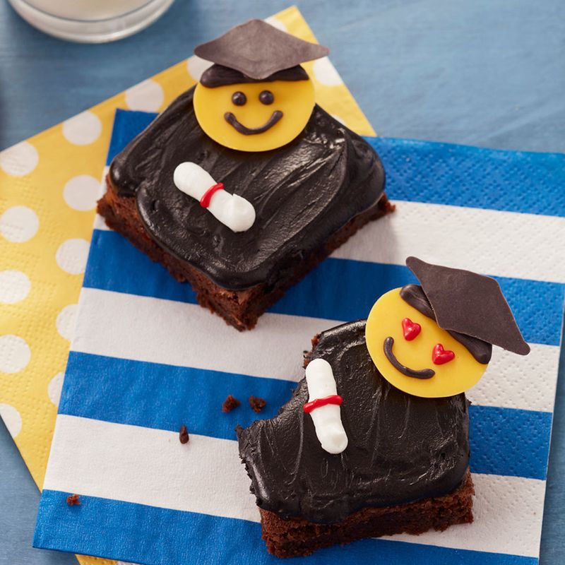 Brownie Bites With Edible Diplomas