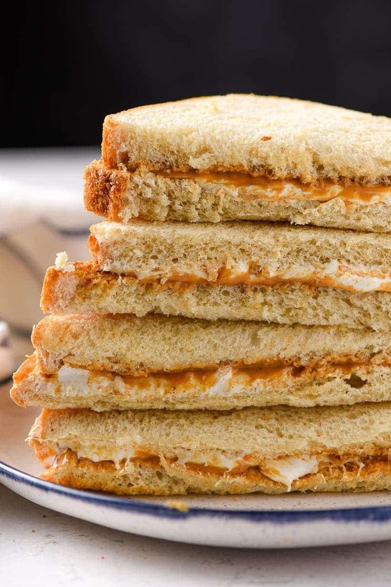 Marshmallow Fluff Sandwiches