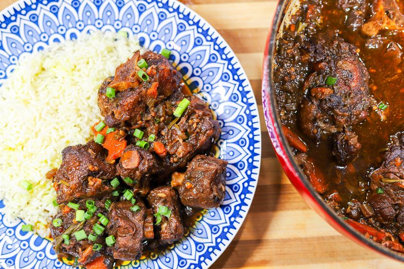 Oxtails With Gravy