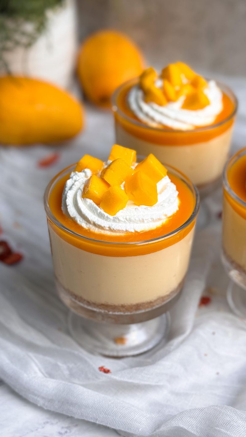 No-Bake Mango Cheesecake Cups