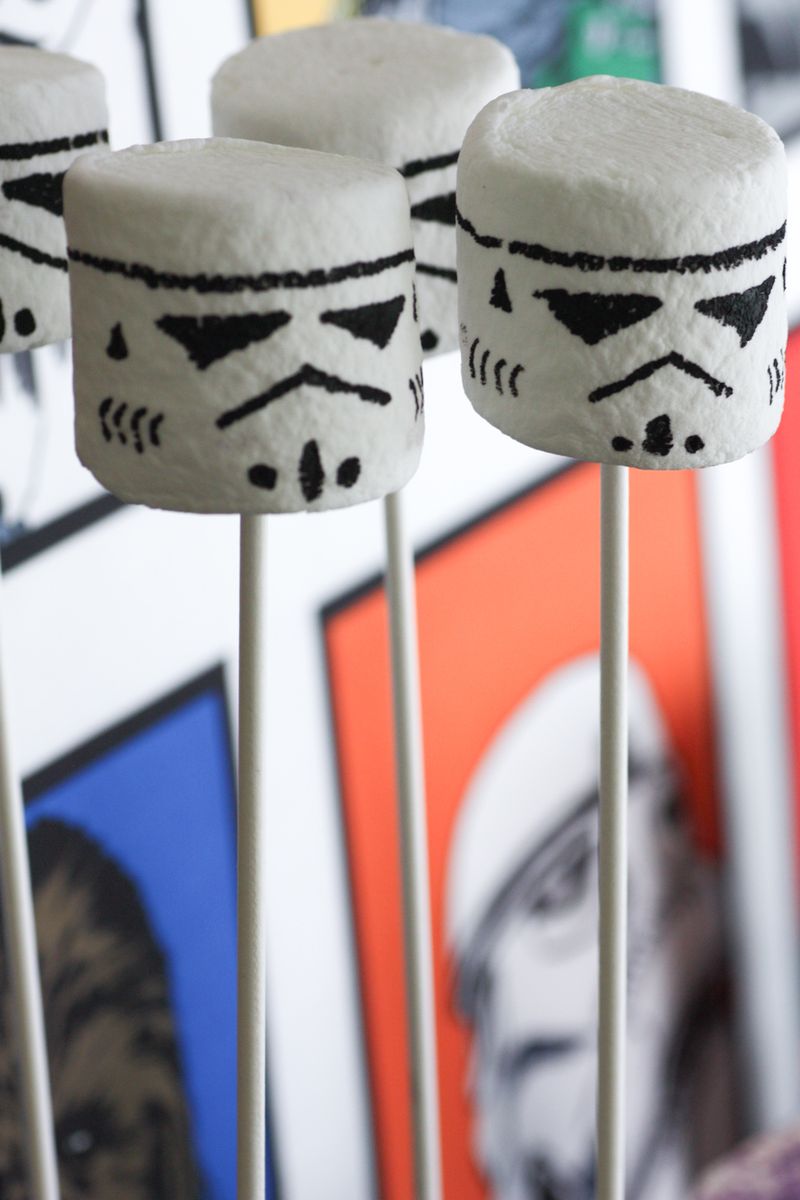 Stormtrooper Marshmallow Pops