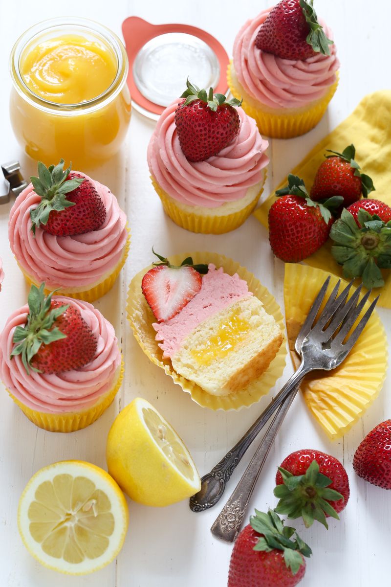 Strawberry Lemonade Sunshine Cakes
