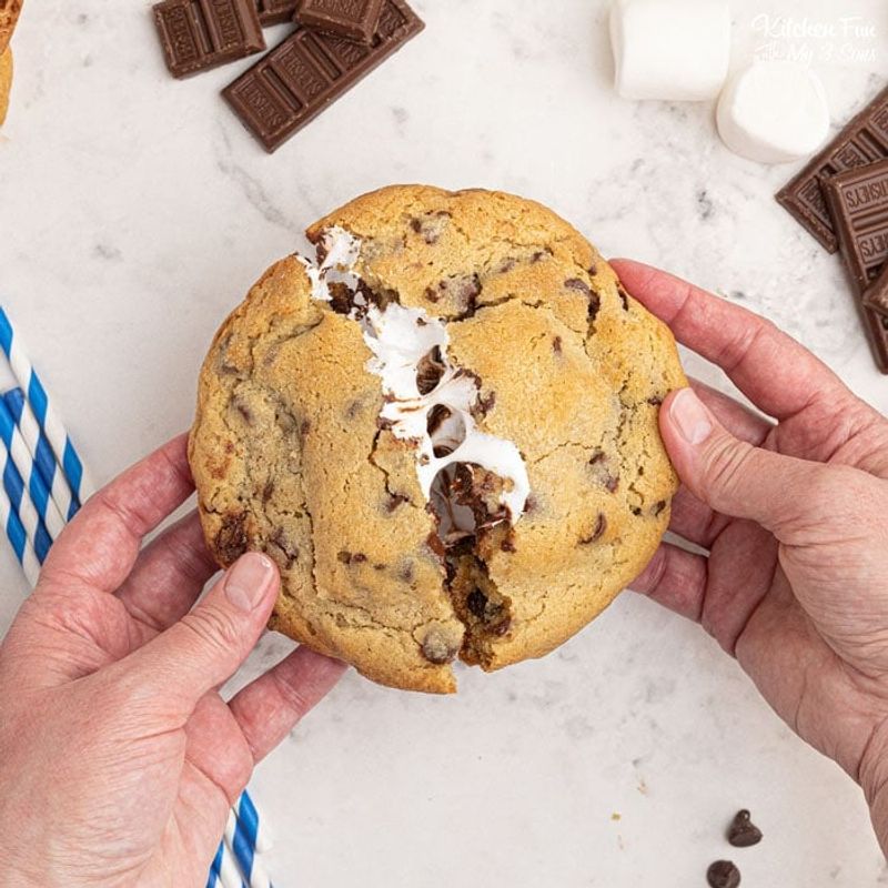 S'mores Stuffed Cookies