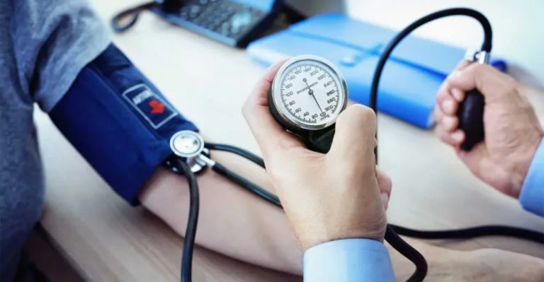 Experts Reveal 9 Foods That Lower Blood Pressure And 9 That Could Make It Worse