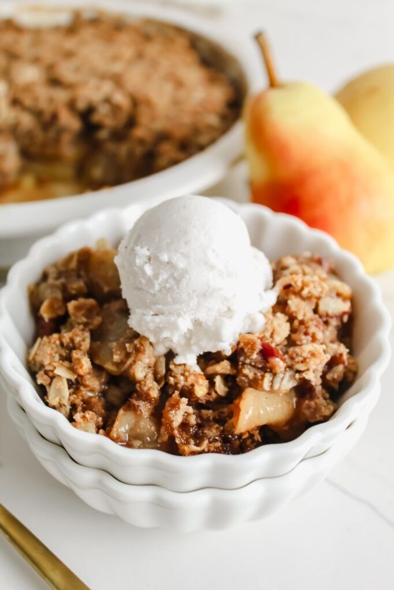 Spiced Pear And Cinnamon Crumble