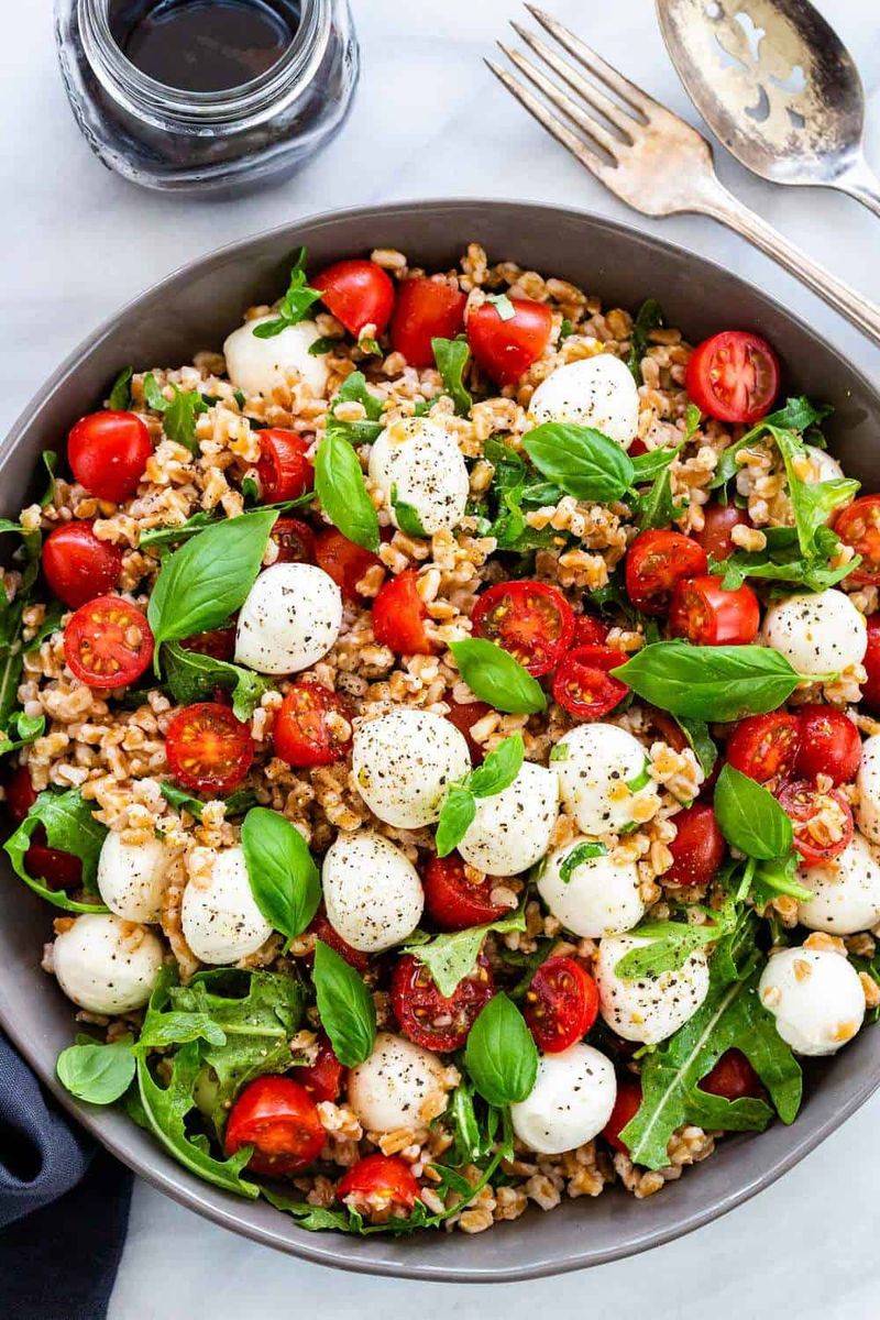 Farro Caprese Salad With Balsamic Glaze