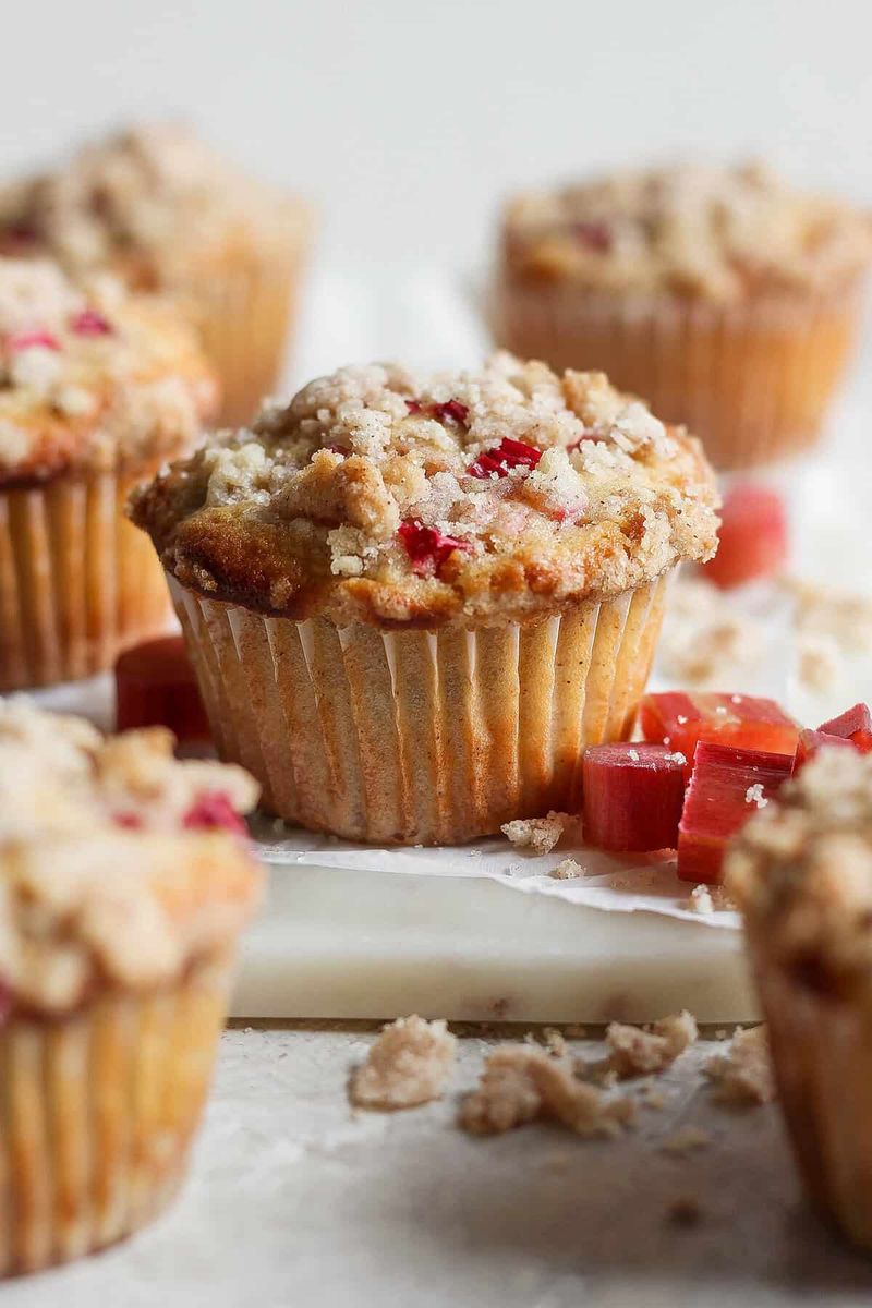 Rhubarb Muffins With Crumb Topping
