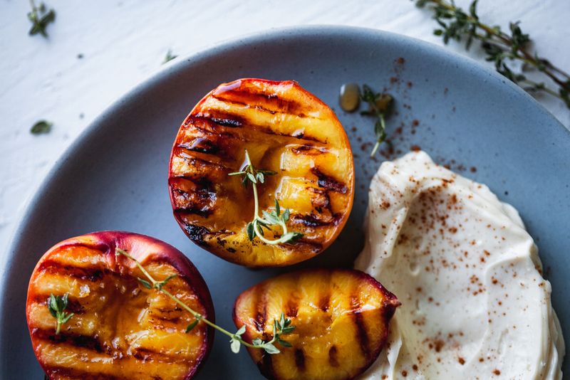 Grilled Peaches With Mascarpone